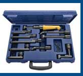Le système d'outils Standard Nova de Pan American Tool vous permet de concevoir la trousse d'outils que vous souhaitez et dont vous avez besoin. Choisissez parmi l'un des 3 moteurs et 3 à 10 têtes pour vos besoins spécifiques. La flexibilité vous permet d'ajouter différentes têtes à l'avenir. Livré dans une mallette de transport robuste